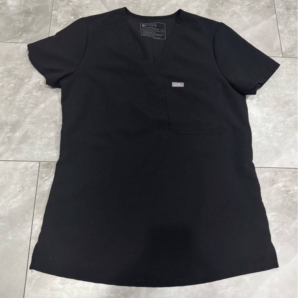Black FIGS Catarina Top